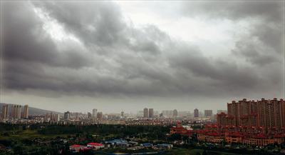 台风“安比”影响下的虞城。见习记者朱琪摄